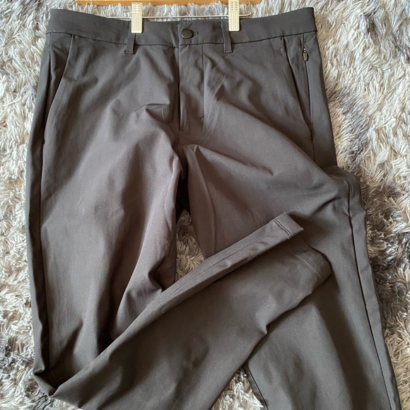 Men’s Lululemon Slim Commission Pant